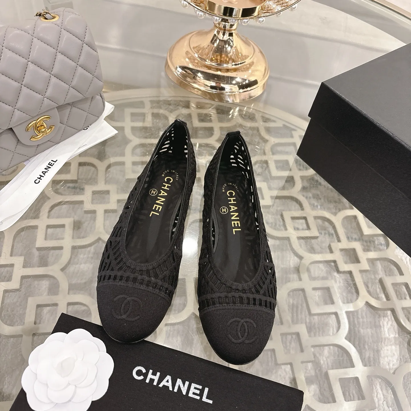 👟👟Ex-factory price 520👟👟 Chanel 25SS finally comes out with woven ballet shoes‼ ️ Shoes worthy of their own article, I have to say that they are finally waiting for you! So elegant and chill. Wear it in the summer to enjoy the breeze and walk on the street. Round square toe design. Cute and cute~ The appearance is super online. When you wear it, you will feel like a wealthy daughter. I thought it was good-looking. Only when I put it on my feet do I know how easy it is to wear~ Upper: Exclusive custom-made mesh (comfortable and breathable) Foot pad: Sheepskin Outsole: Genuine leather sole imported from Italy Size: 35-39 (customized at 40.41.42)